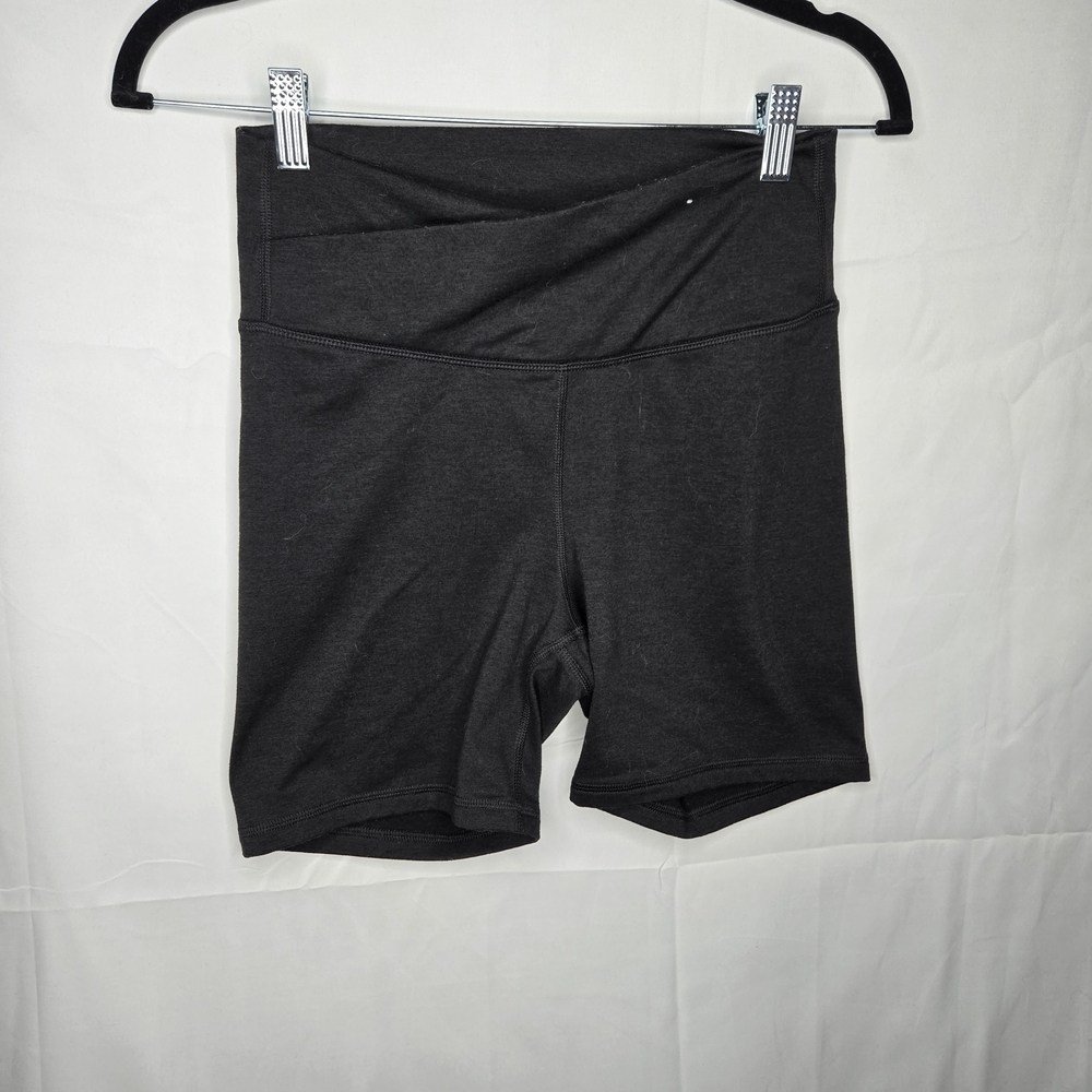 Medium Old Navy Black Crisscross Waistband Athletic Shorts Athleisure Like New
